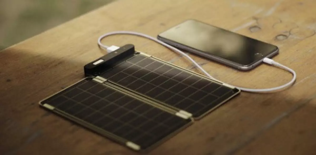 Sạc điện thoại bằng năng lượng mặt trời