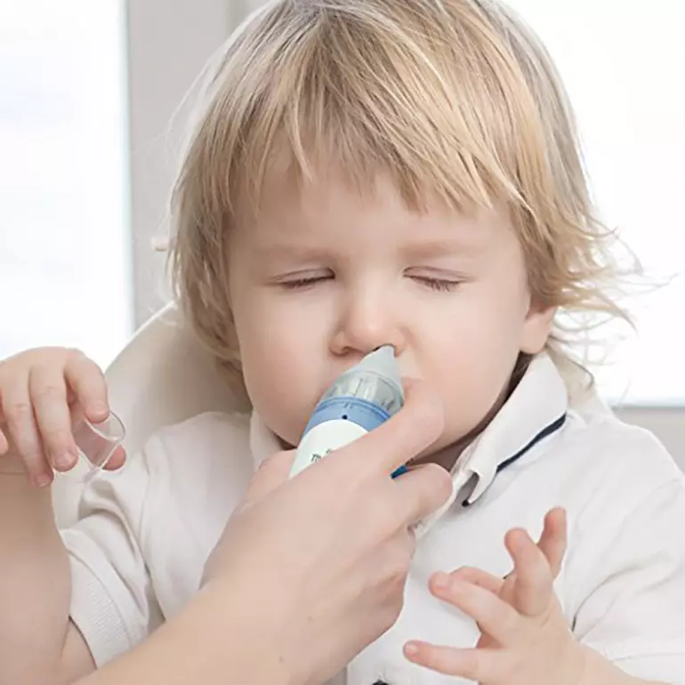 Lưu ý quan trọng khi dùng máy hút mũi cho trẻ sơ sinh | websosanh.vn